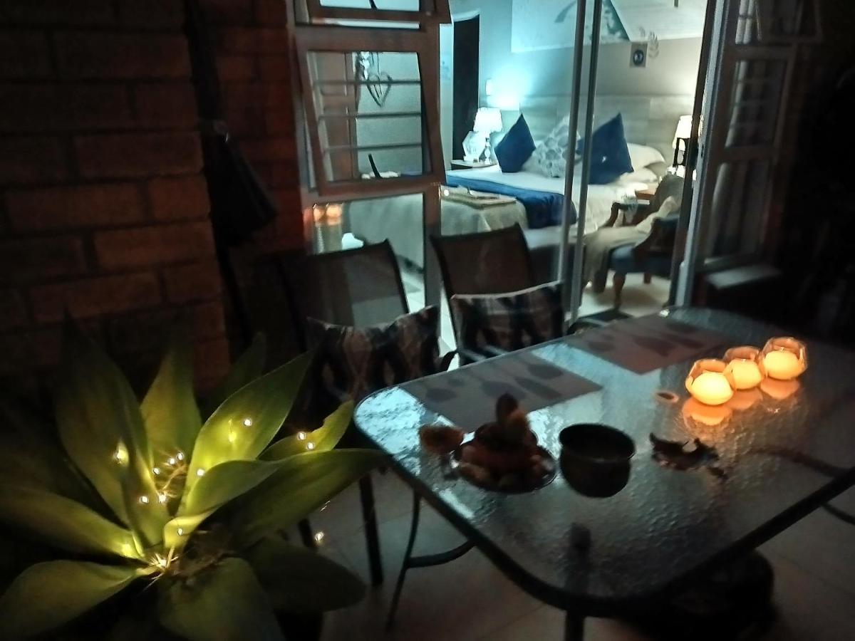 Mackenzies Accommodation 이스트런던 외부 사진