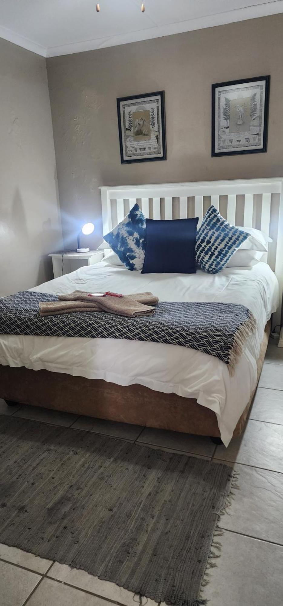 Mackenzies Accommodation 이스트런던 외부 사진