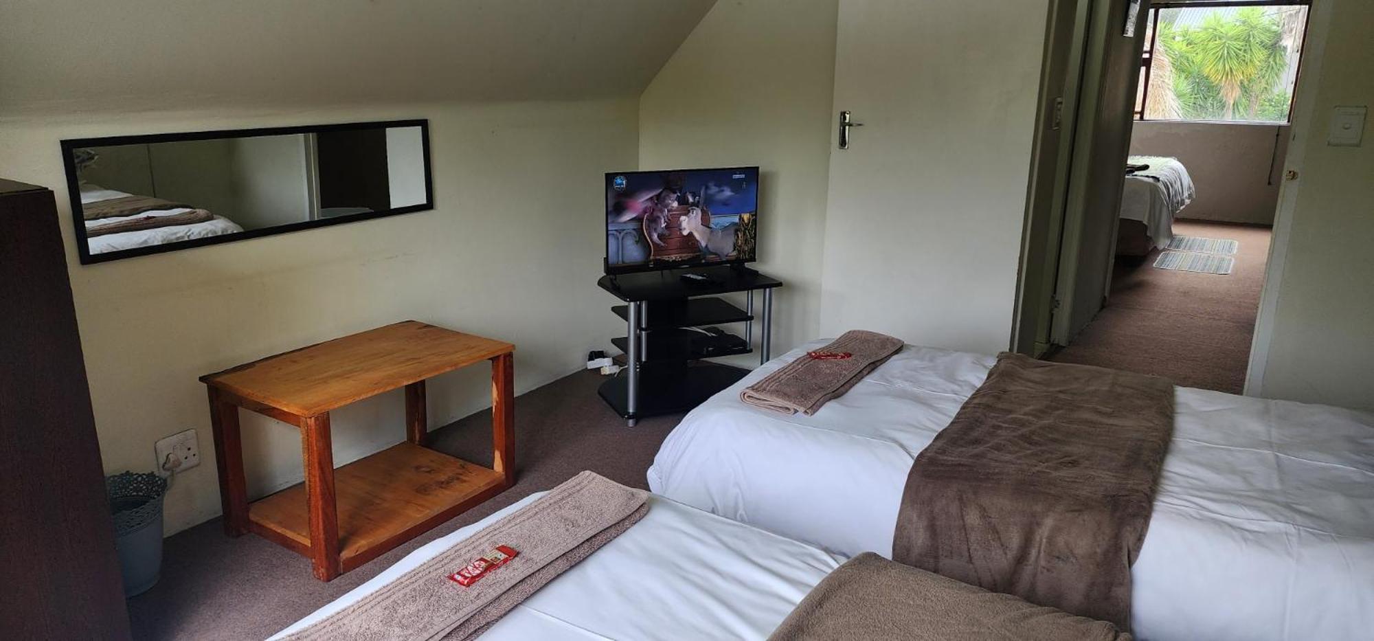 Mackenzies Accommodation 이스트런던 외부 사진