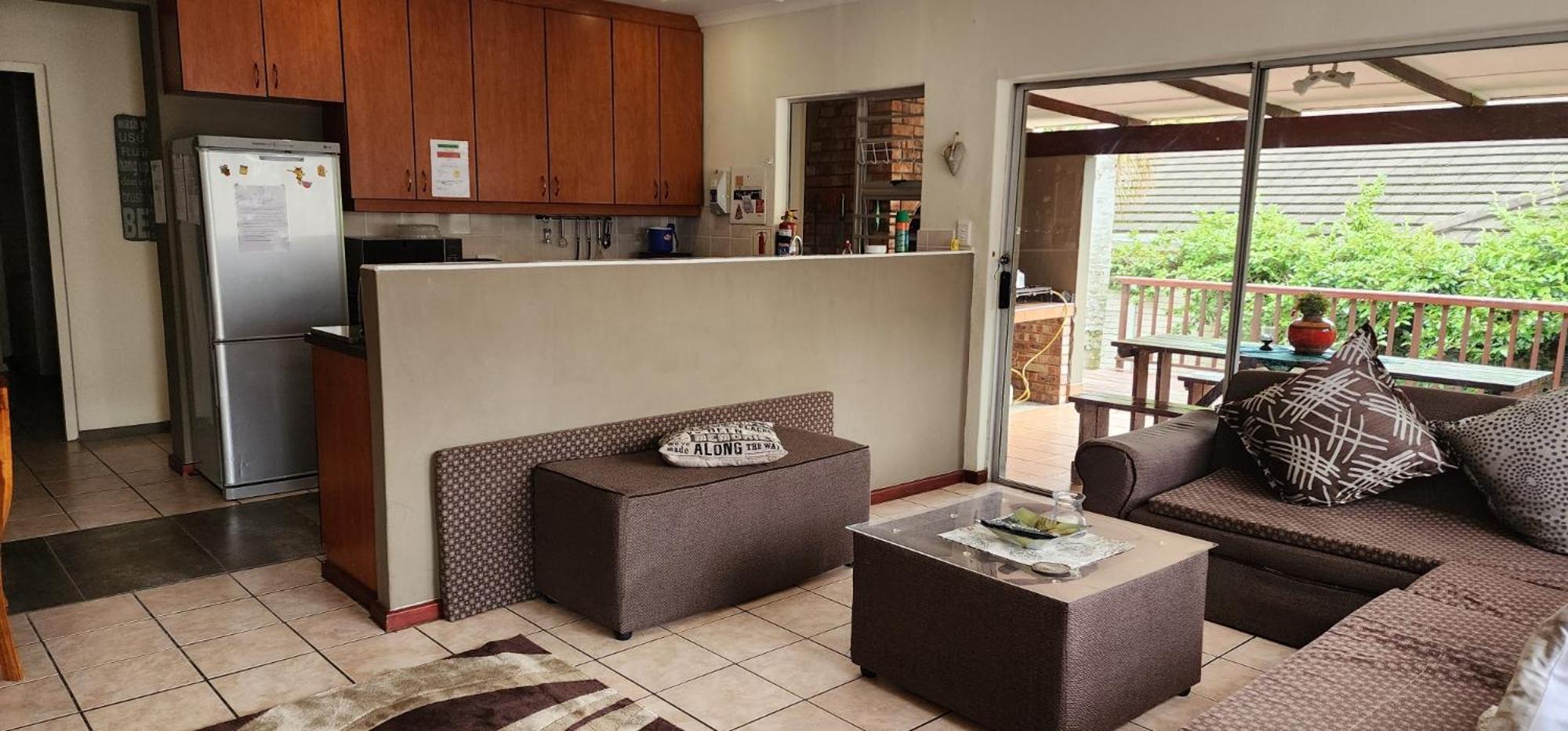 Mackenzies Accommodation 이스트런던 외부 사진
