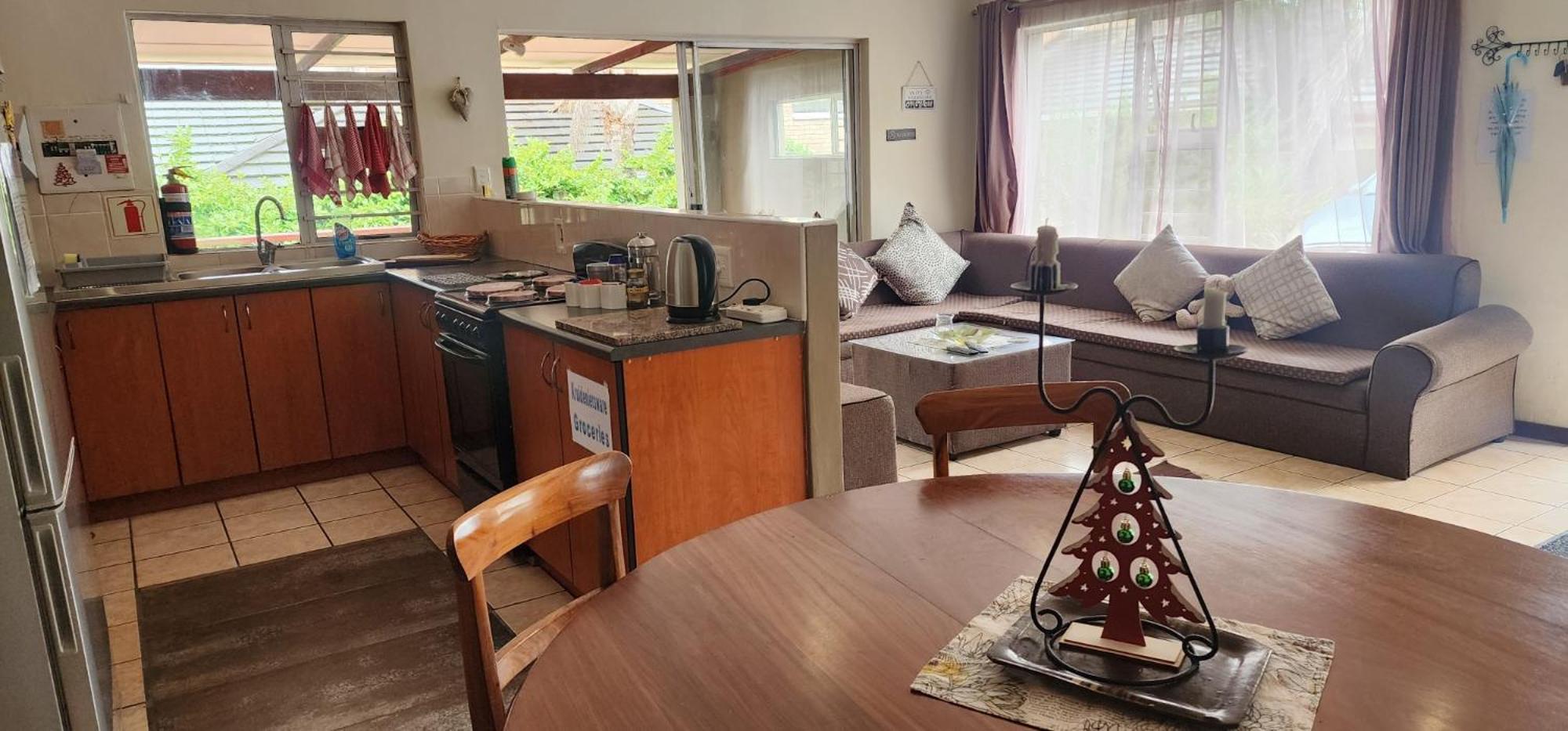 Mackenzies Accommodation 이스트런던 외부 사진